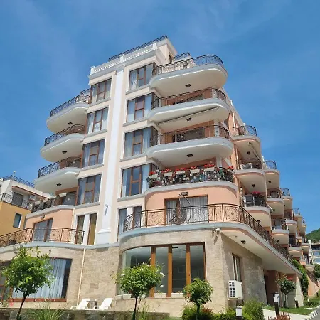 Fenix Complex Apartmanhotel 4*